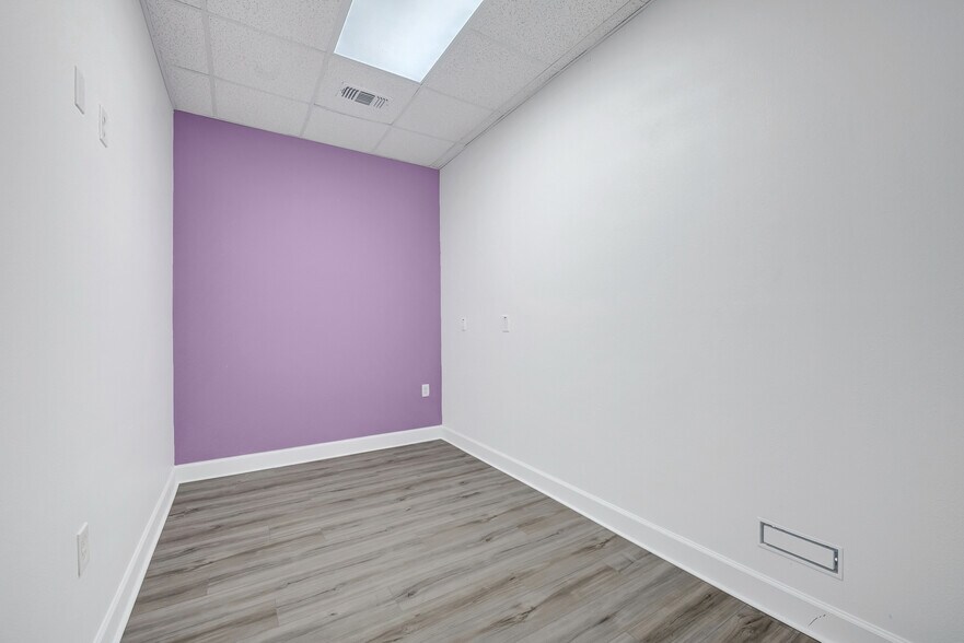 More Photos Of 440 Cobia Dr, Katy Office Residential For Sale