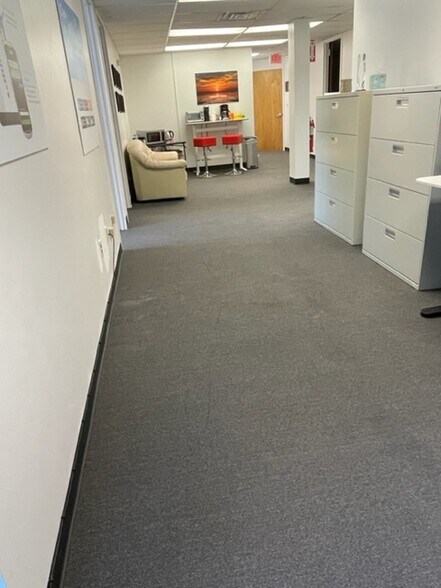 More Photos Of 44 Executive Blvd, Elmsford Loft Creative Space For Lease