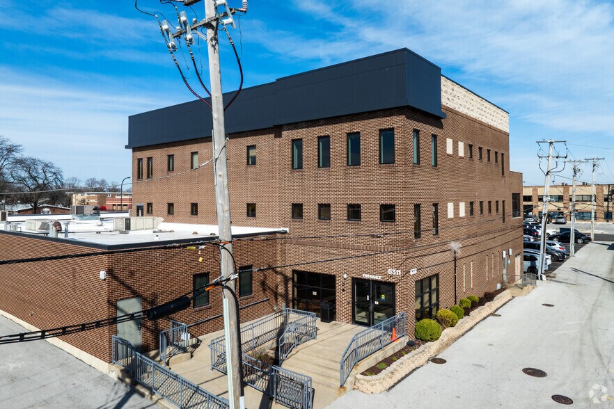 Primary Photo Of 6309-6313 W 95th St, Oak Lawn Medical For Lease