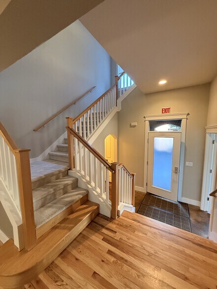 More Photos Of 1510 NE Fairview Village St, Fairview Office Residential For Lease
