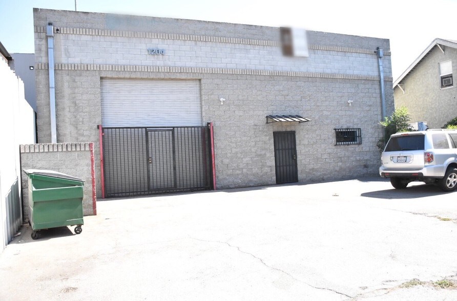More Photos Of 1204 E 58th Dr, Los Angeles Warehouse For Sale