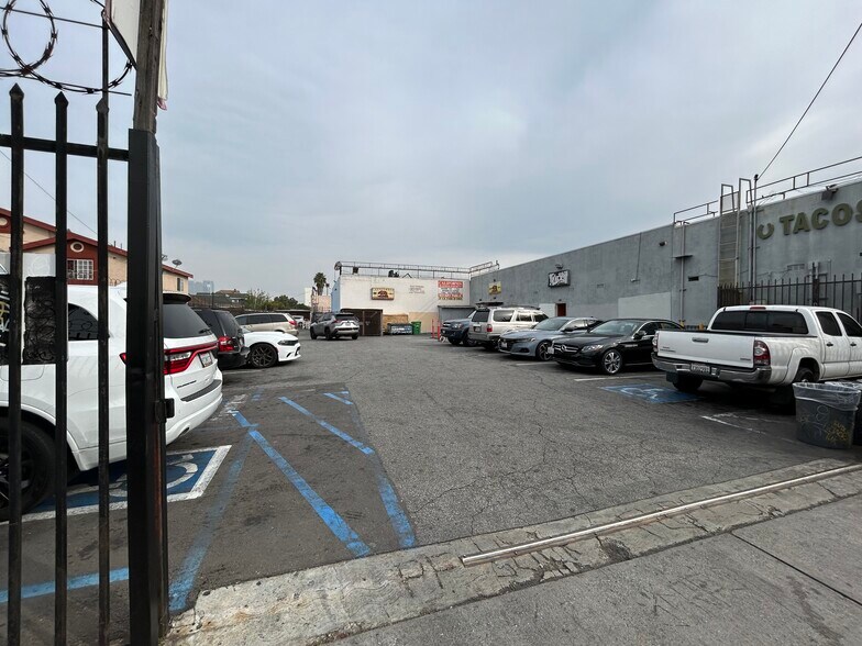 More Photos Of 1959-1965 S San Pedro St, Los Angeles Storefront For Sale