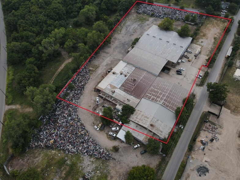 More Photos Of 3044 Morrell Ave, Dallas Distribution For Lease