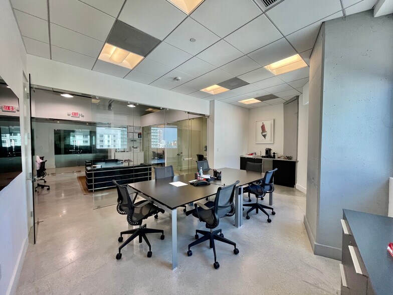 More Photos Of 40 SW 13th St, Miami Office Residential For Lease