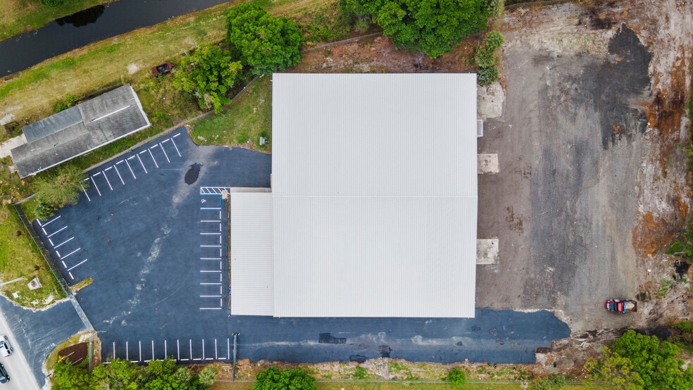 More Photos Of 309 Angle Rd, Fort Pierce Manufacturing For Sale