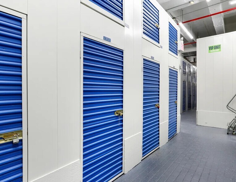More Photos Of 9 W 141st St, New York Self Storage For Lease
