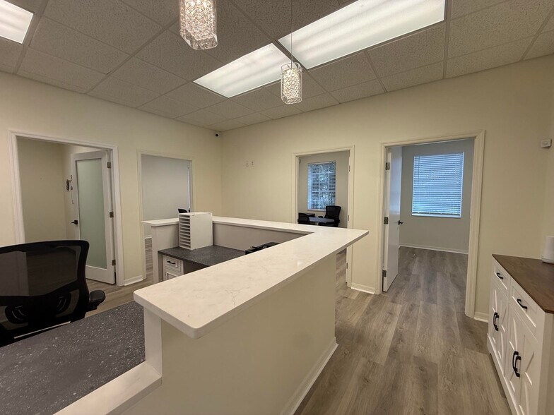 More Photos Of 2701-2703 Rew Cir, Ocoee Office Residential For Lease