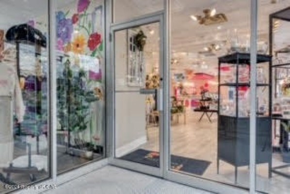 More Photos Of 447 Market St, Kingston Freestanding For Sale