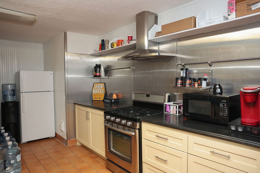 More Photos Of 502 Staitti St, Humble Office Residential For Sale