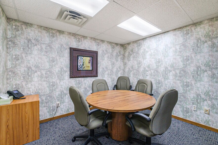 More Photos Of 1063 W Hill Rd, Flint Medical For Sale