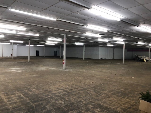 More Photos Of 200-260 Line St, Easton Freestanding For Lease