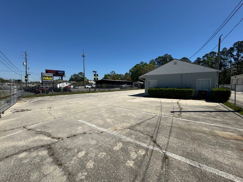 More Photos Of 7727 Blanding Blvd, Jacksonville Auto Repair For Sale