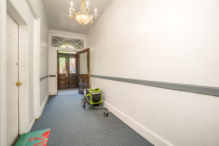 More Photos Of 837 Hollins St, Baltimore Apartments For Sale