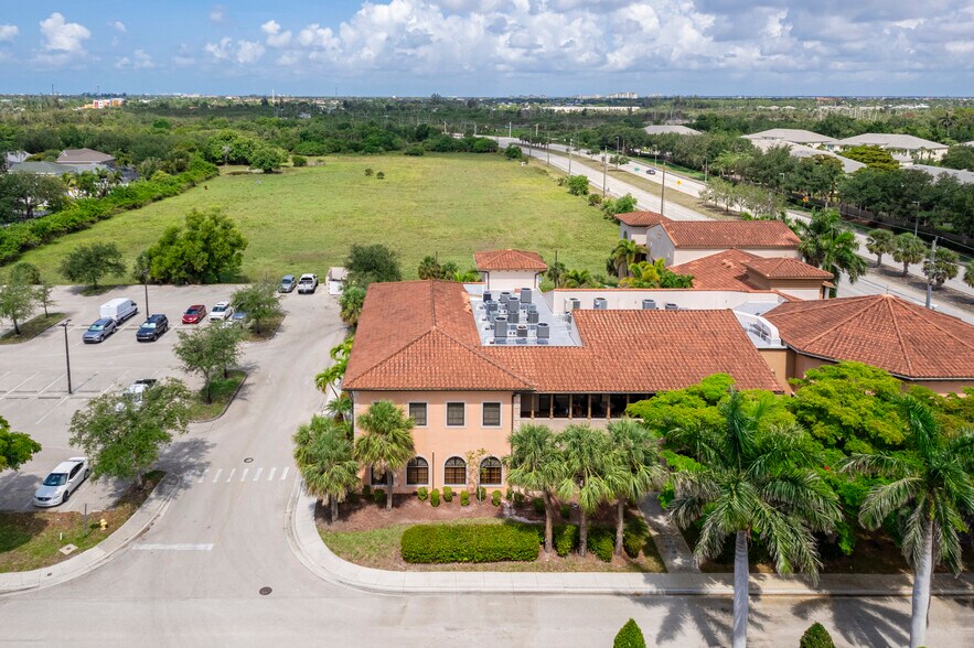 More Photos Of 9681 Gladiolus Dr, Fort Myers Coworking Space