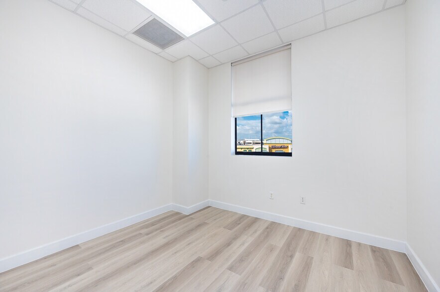 More Photos Of 6701 S Red Rd, South Miami Medical For Sale