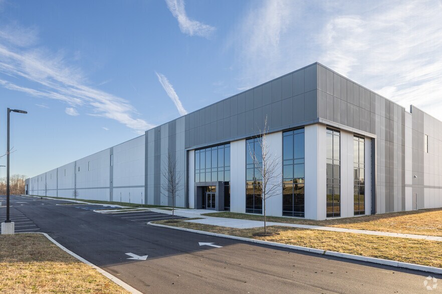 More Photos Of 15000 Roosevelt Blvd, Philadelphia Unknown For Lease