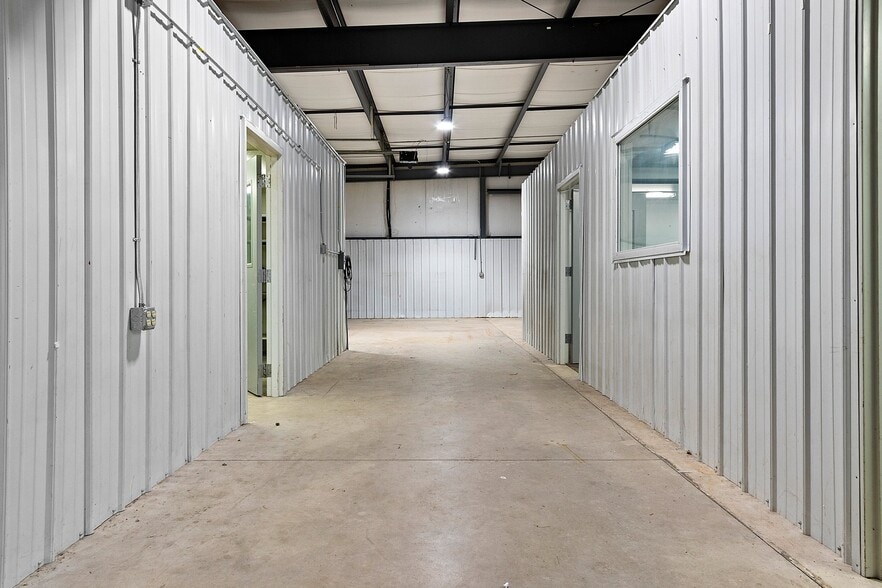 More Photos Of 3420 Dewey St, Manitowoc Freestanding For Lease