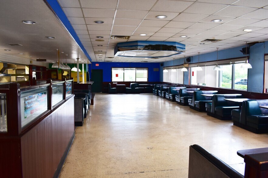 More Photos Of 632 Midland Rd, Janesville Restaurant For Sale