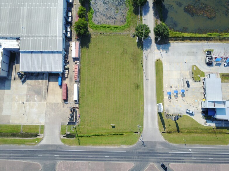 More Photos Of SWC US 287 & FM 365, Port Arthur Storefront For Lease