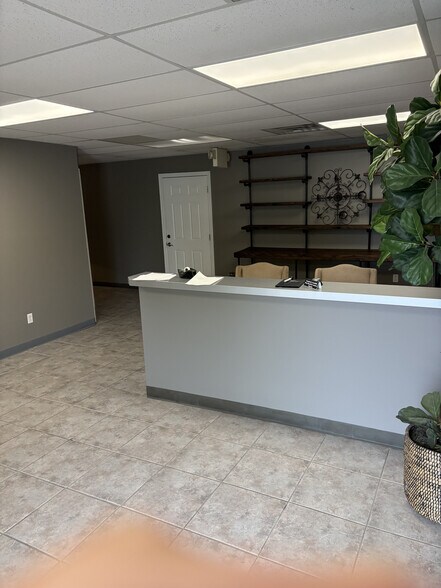 More Photos Of 1818 Scherer Pky, Saint Charles Warehouse For Sale
