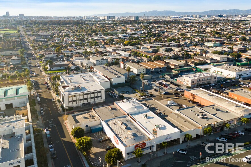 More Photos Of 12341 Hawthorne Blvd, Hawthorne Storefront For Sale