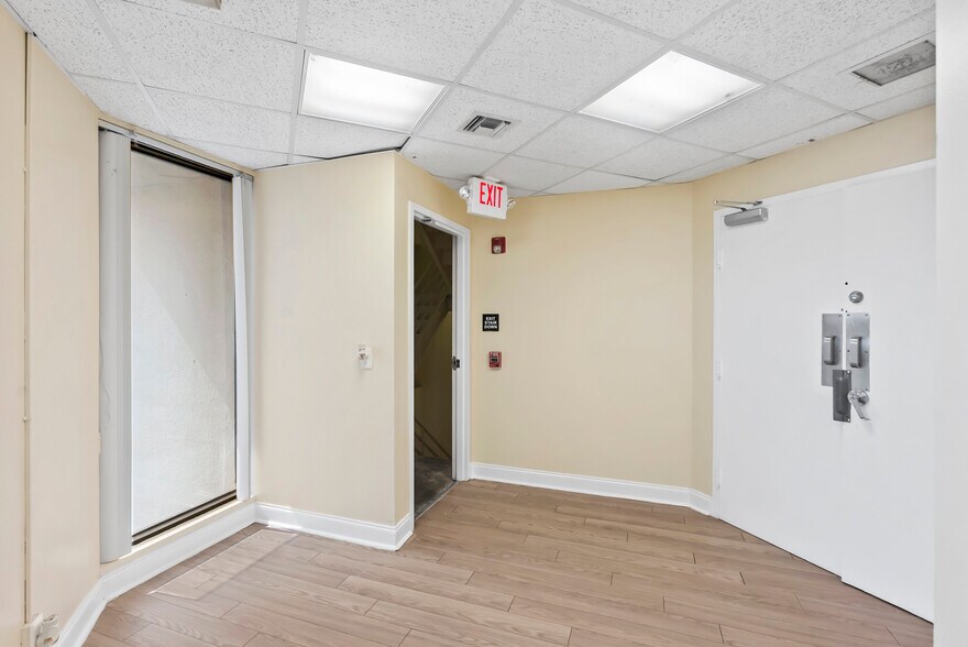 More Photos Of 3201 Griffin Rd, Fort Lauderdale Loft Creative Space For Lease
