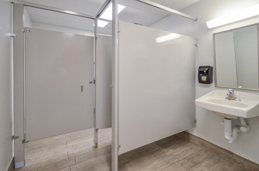 More Photos Of 22 S 2nd St, Emmaus Loft Creative Space For Lease
