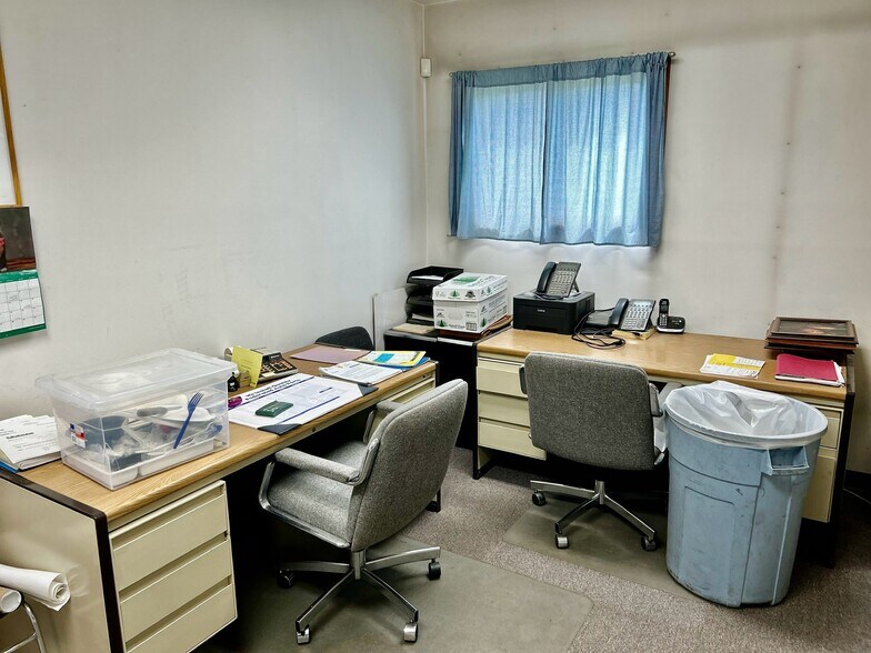 More Photos Of 2501 Runway Dr, Waupaca Auto Repair For Sale