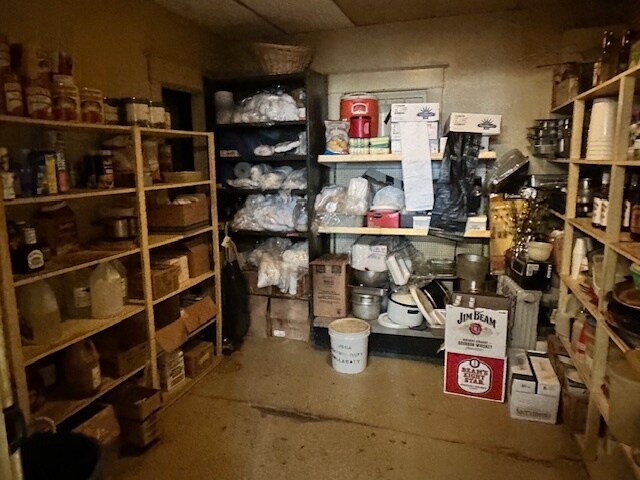 More Photos Of 1617 Milburn Blvd, Mishawaka Bar For Sale