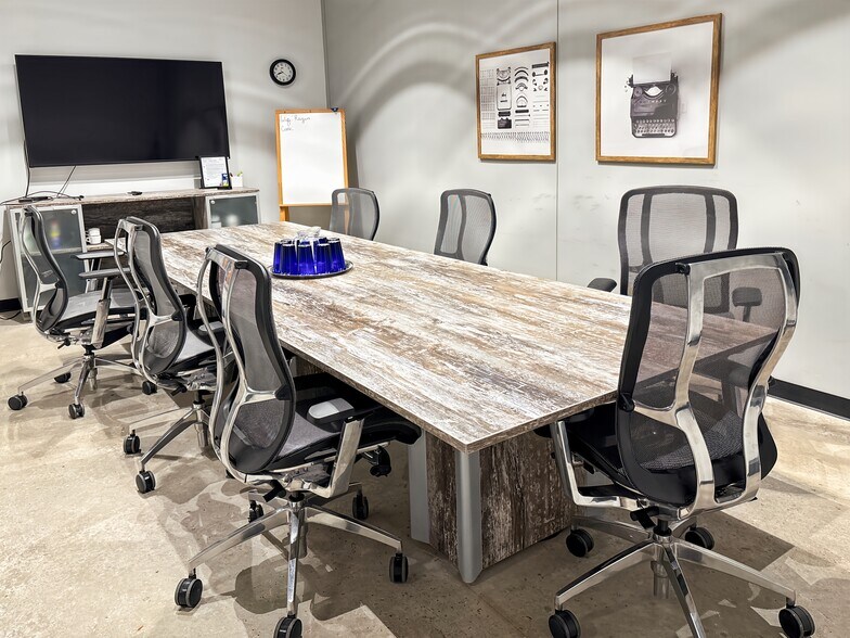 More Photos Of 5113 S Harper Ave, Chicago Coworking Space
