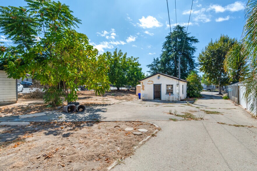 More Photos Of 35222-35232 Yucaipa Blvd, Yucaipa Storefront Retail Residential For Sale