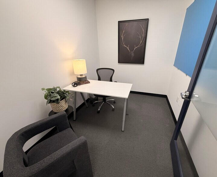 More Photos Of 950 N Washington St, Alexandria Coworking Space