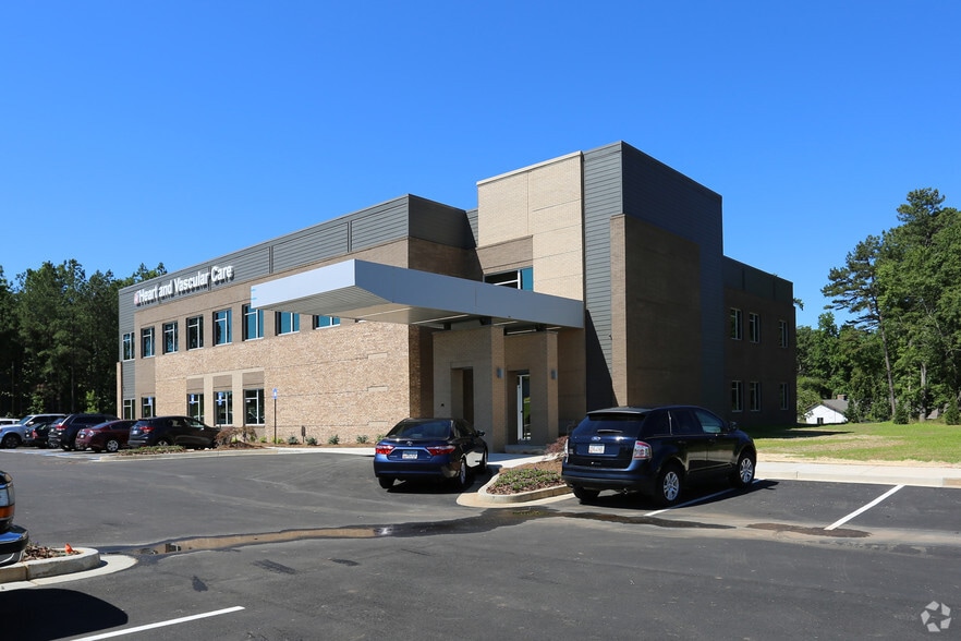 Primary Photo Of 3970 Deputy Bill Cantrell Mem, Cumming Medical For Lease