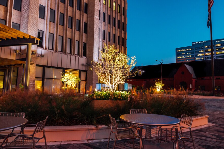 More Photos Of 451 Florida St & 450 Laurel St, Baton Rouge Unknown For Lease