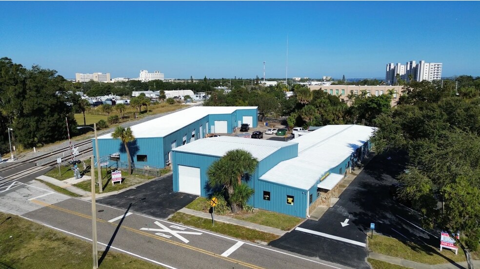 More Photos Of 1620 Tangerine St, Melbourne Unknown For Lease