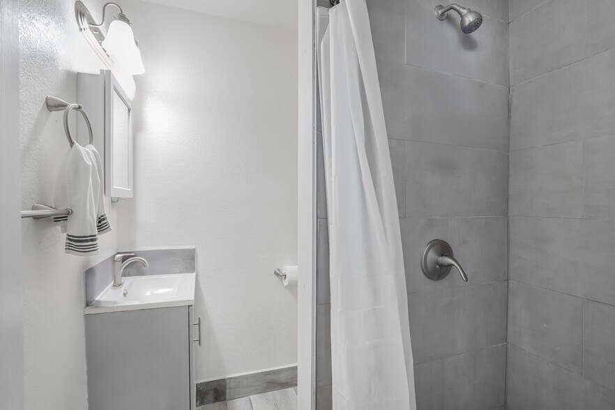 More Photos Of 136 N Garfield Ave, Oxnard Apartments For Sale