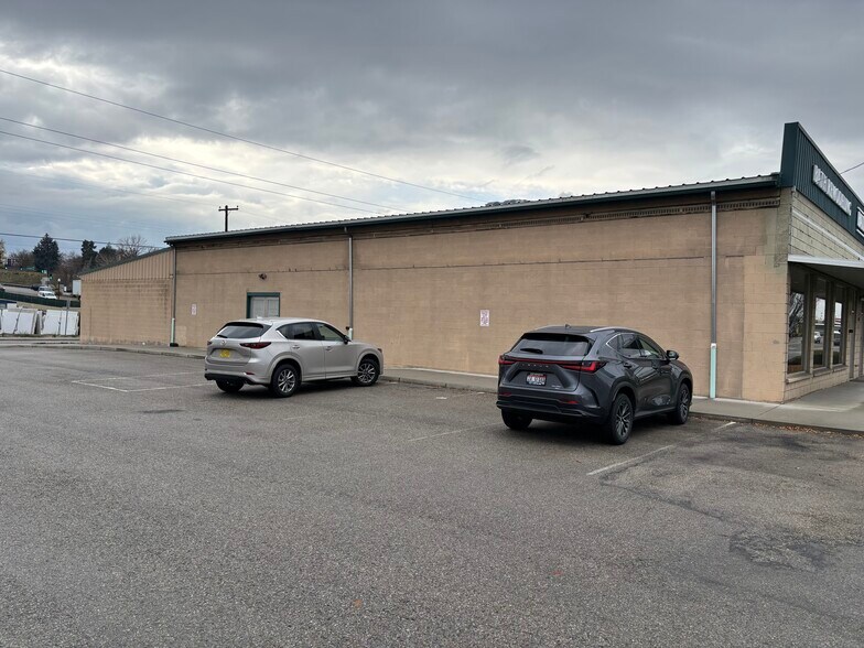 More Photos Of 4141 W Chinden Blvd, Garden City Freestanding For Lease