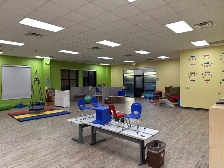 More Photos Of 850-852 Perry Rd, Apex Medical For Lease