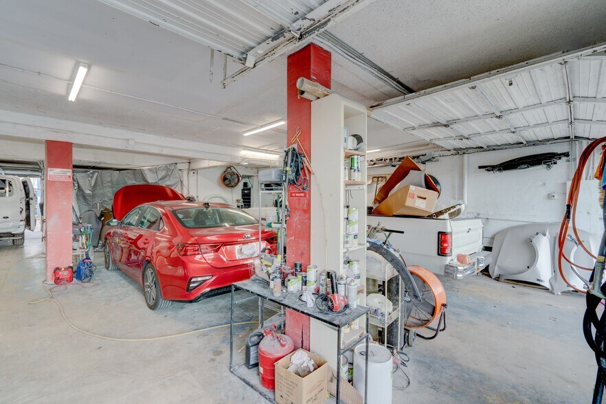 More Photos Of 205 N Dixie Hwy, Hallandale Beach Service For Sale