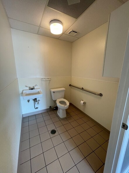 More Photos Of 1101 E Broadway St, Oviedo Office For Lease