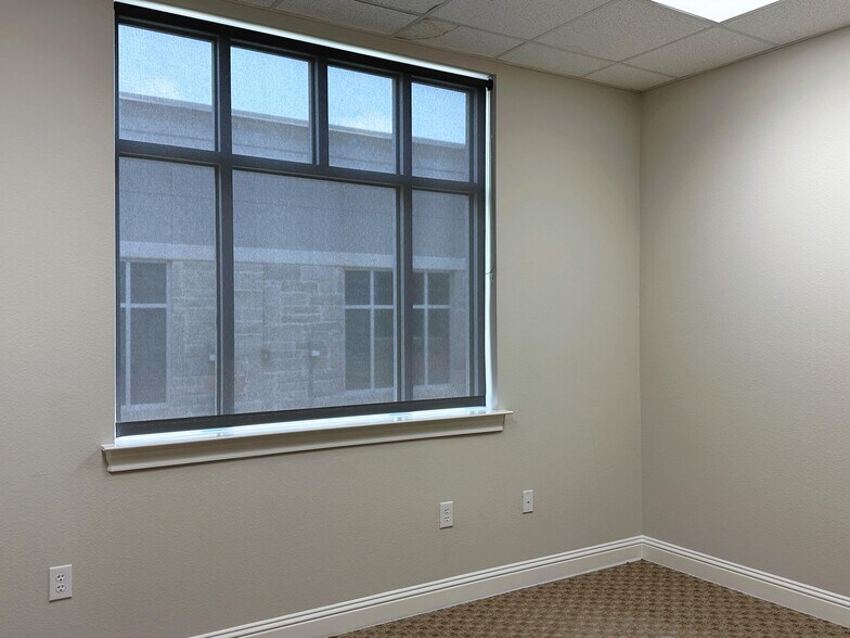 More Photos Of 1402 S Custer Rd, McKinney Medical For Lease