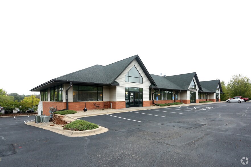 More Photos Of 1121 Town Centre Dr, Eagan Office For Lease