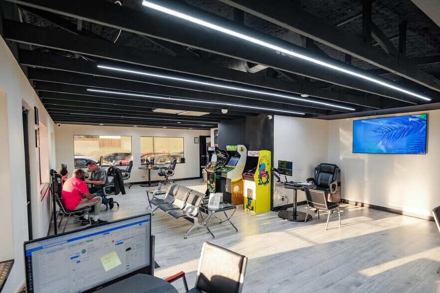 More Photos Of 4106-4122 O'Banion Rd, Garland Auto Dealership For Sale