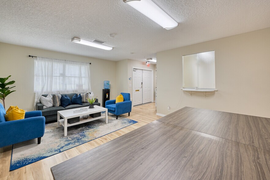 More Photos Of 1824 Blanding Blvd, Jacksonville Medical For Sale