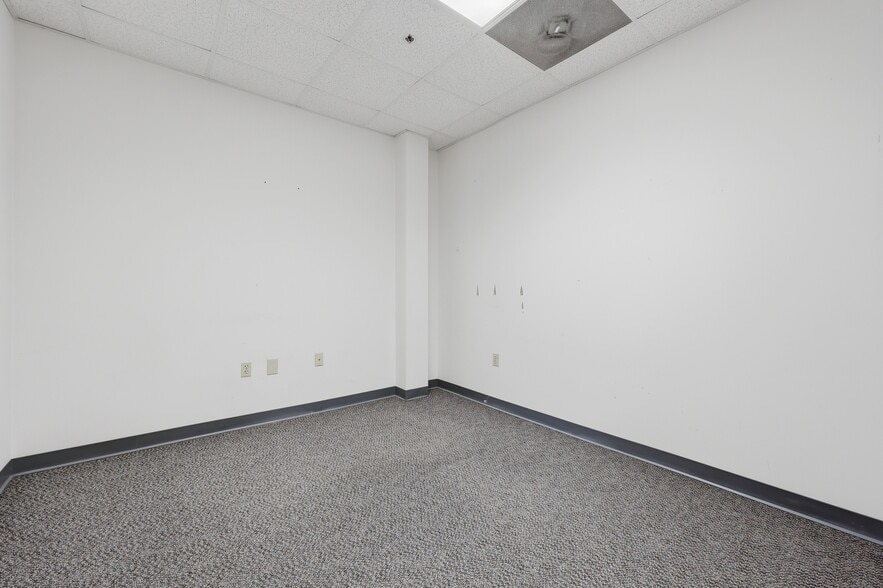 More Photos Of 5 Federal St, Danvers Medical For Lease