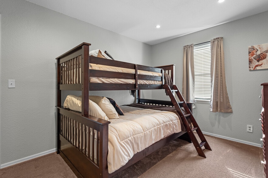 More Photos Of 3133 Chickasaw Trl, Sulphur Restaurant For Sale