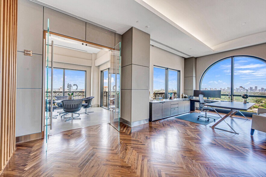 More Photos Of 2020 Ponce De Leon Blvd, Coral Gables Office For Lease