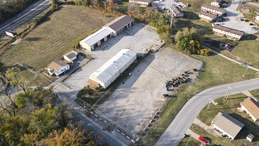 More Photos Of 900-914 Tonsor Rd, Alton Warehouse For Sale