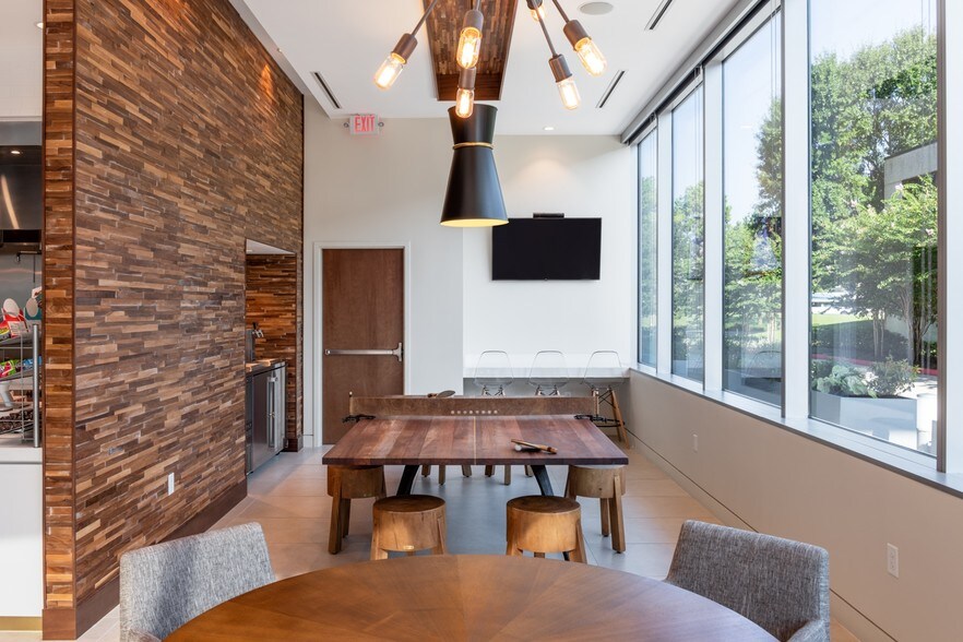 More Photos Of 3657 Briarpark Dr, Houston Office For Sale