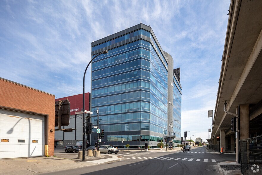 More Photos Of 3737 Boul Cremazie E, Montréal Office For Lease